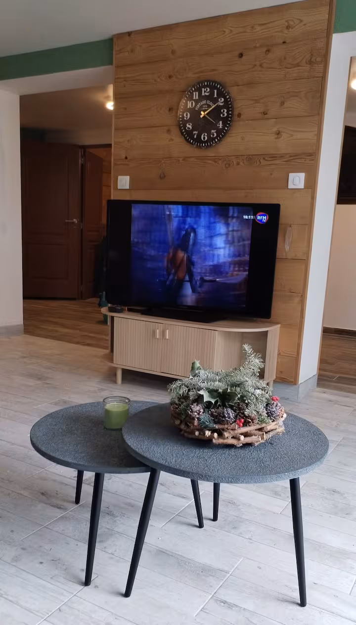 Orée du Bois - Télé Salon